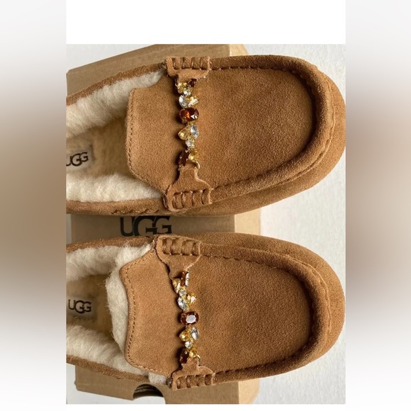 New UGG Ansley Charm Gem Women Fashion Moccasin Slippers Size 6 Chestnut - Picture 8 of 8